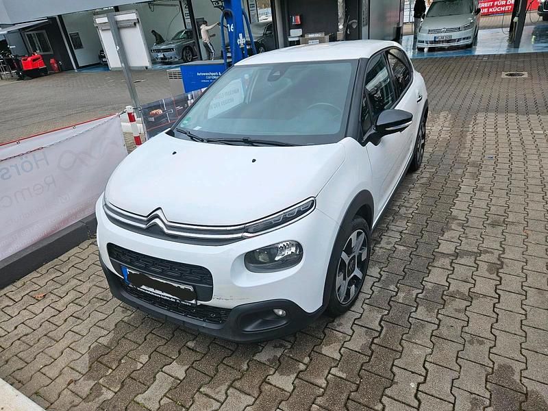 Gebraucht Citroën C3 Shine 105 PS (77 kW) 2019 Weiß Kleinwagen