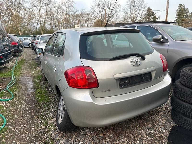 Gebraucht Toyota Auris Sol 124 PS (91 kW) 2007 Silber Kleinwagen