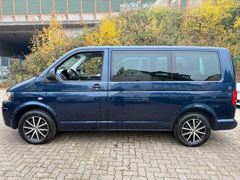 Gebraucht VW Multivan 140 PS (102 kW) 2012 Blau Van