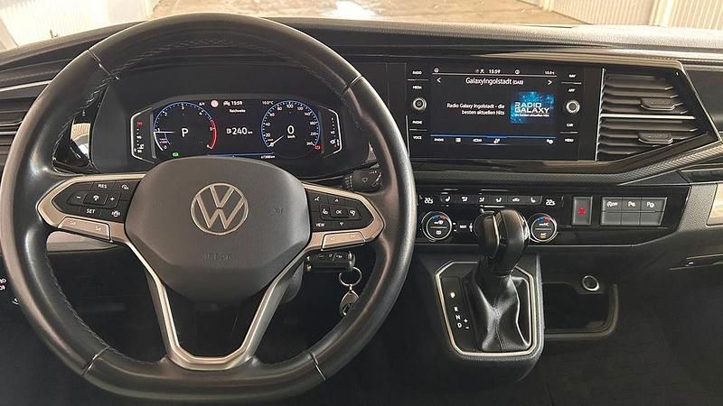 Gebraucht VW Multivan Generation Six 150 PS (110 kW) 2021 Grau Van