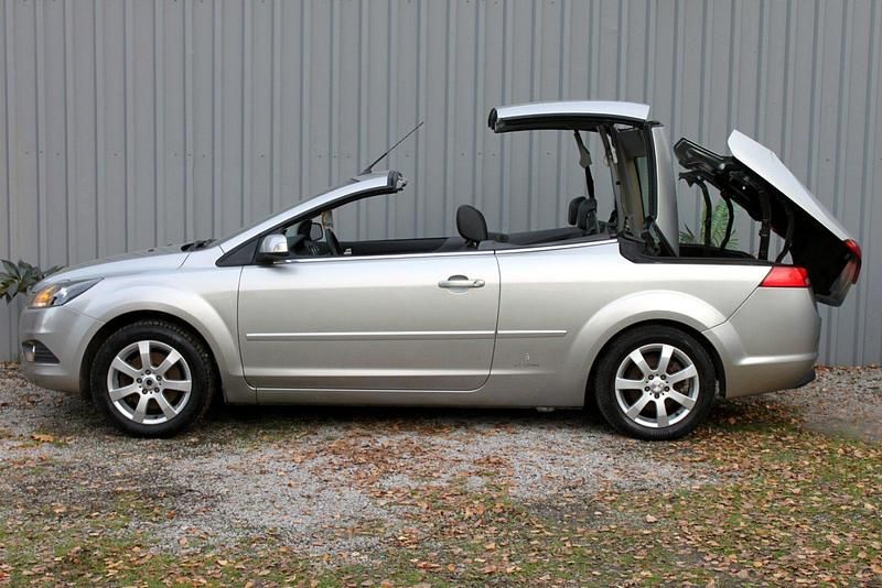 Gebraucht Ford Focus Cabriolet Titanium 145 PS (106 kW) 2009 Silber Cabrio