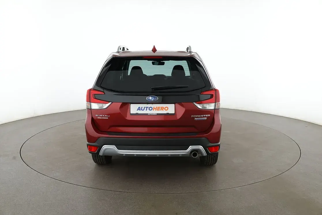 Gebraucht Subaru Forester 150 PS (110 kW) 2023 Rot SUV
