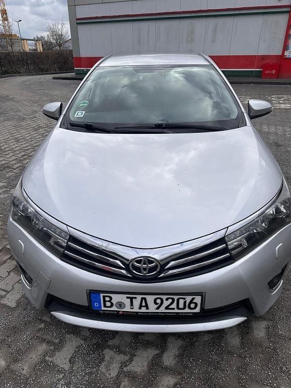 Gebraucht Toyota Corolla Multidrive S 132 PS (97 kW) 2013 Silber Limousine