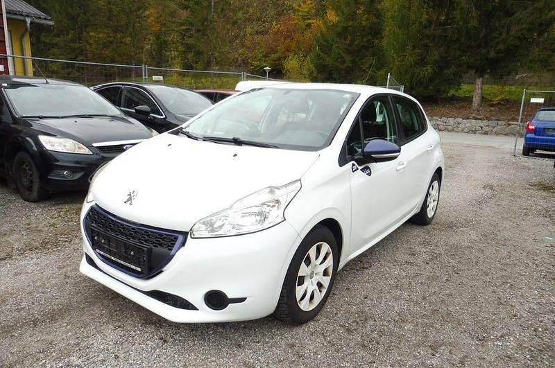 Weiß Gebraucht 2014 Peugeot 208 Kleinwagen | 2.499 € (Superpreis) - Bild 1/4