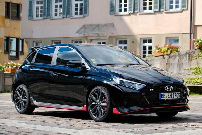 Schwarz Gebraucht 2023 Hyundai i20 Limousine | 26.400 € (Teuer) - Bild 1/4