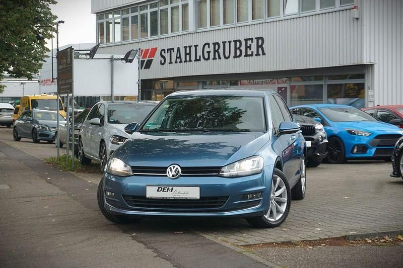 Blau Gebraucht 2013 VW Golf VII Highline Limousine | 8.990 € (Guter Preis) - Bild 1/4