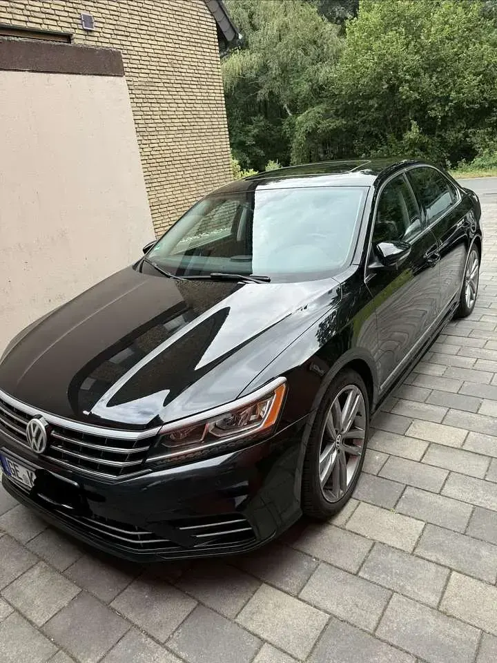Gebraucht VW Passat Highline 179 PS (131 kW) 2016 Schwarz Limousine