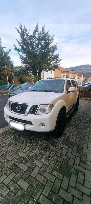 Weiß Gebraucht 2011 Nissan Pathfinder SUV | 15.500 € - Bild 1/4