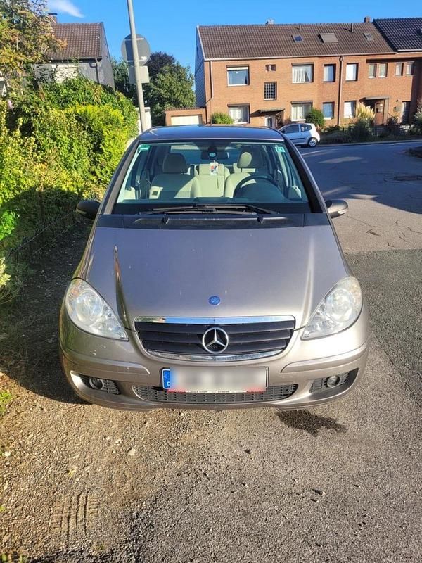 Grau Gebraucht 2005 Mercedes A160 Classic Van / Kleinbus | 2.000 € (Guter Preis) - Bild 1/4