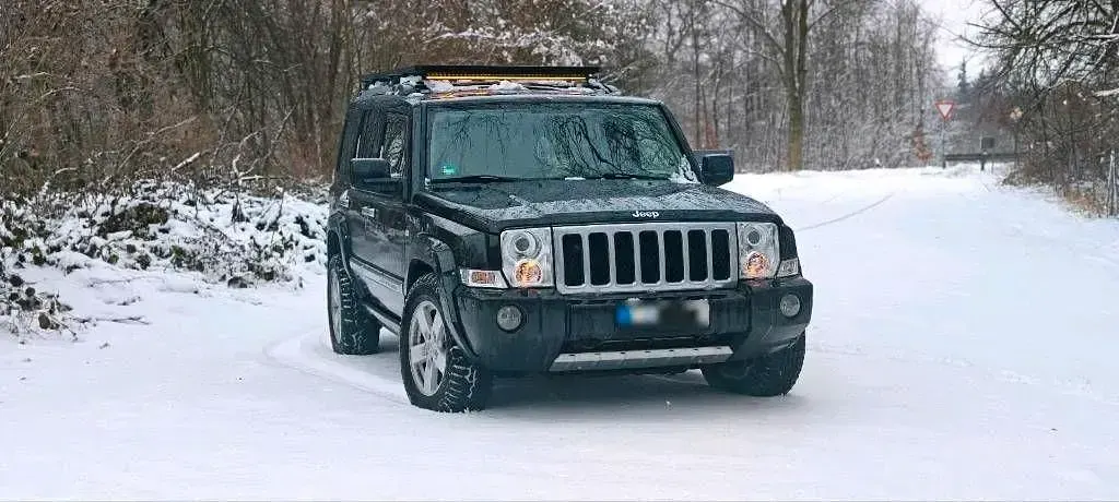 Gebraucht Jeep Commander Overland 218 PS (160 kW) 2009 Schwarz SUV