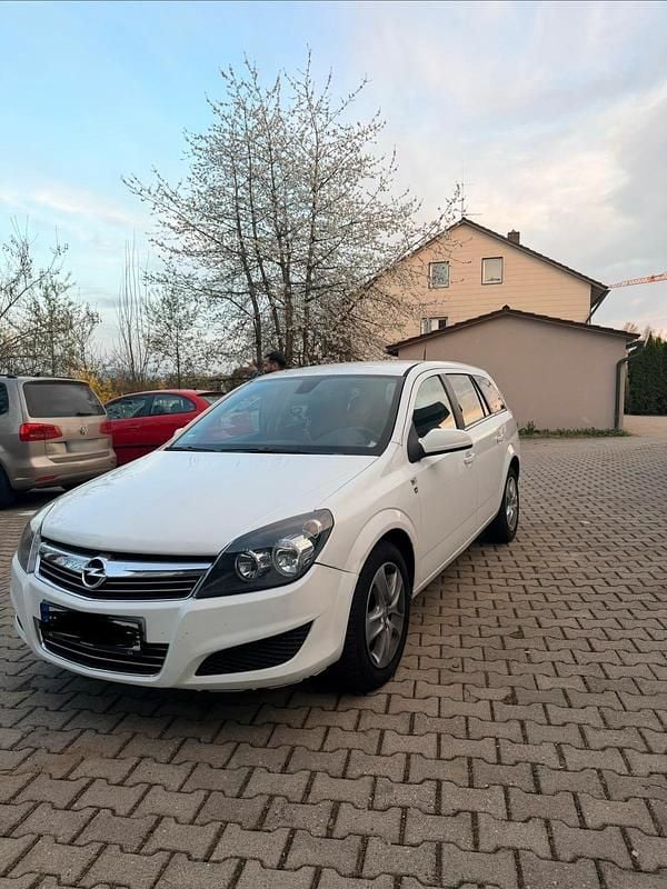 Second-hand Opel Astra 110 CP (80 kW) 2010 Alb Break