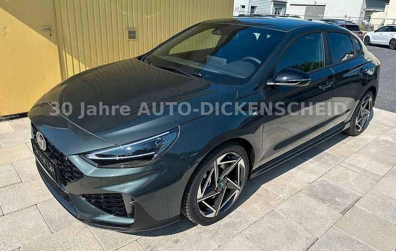 T2p cypress green Gebraucht 2025 Hyundai i30 N Line Limousine | 26.549 € (Fairer Preis) - Bild 1/4