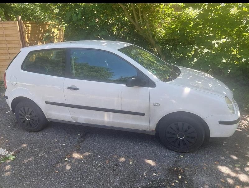 Weiß Gebraucht 2001 VW Polo Kleinwagen | 400 € (Guter Preis) - Bild 1/4