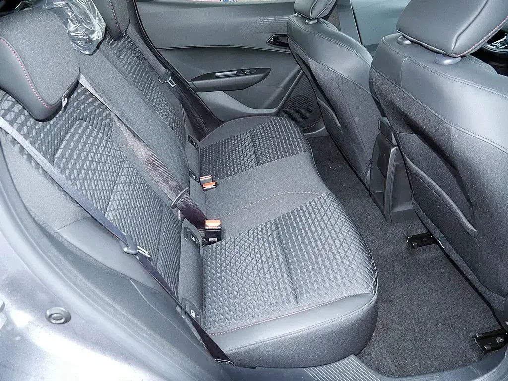 Gebraucht Renault Clio V Techno 158 PS (116 kW) 2026 Grau Limousine