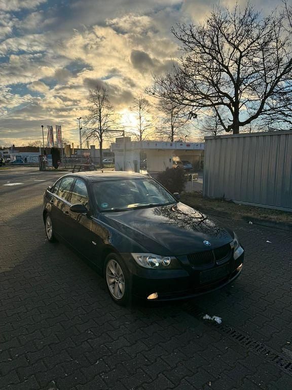 Gebraucht BMW 320 150 PS (110 kW) 2005 Schwarz Limousine