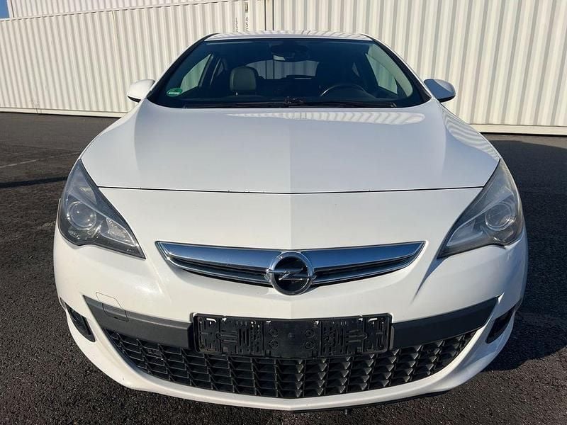 Gebraucht Opel Astra GTC Edition 170 PS (125 kW) 2014 Weiß Limousine