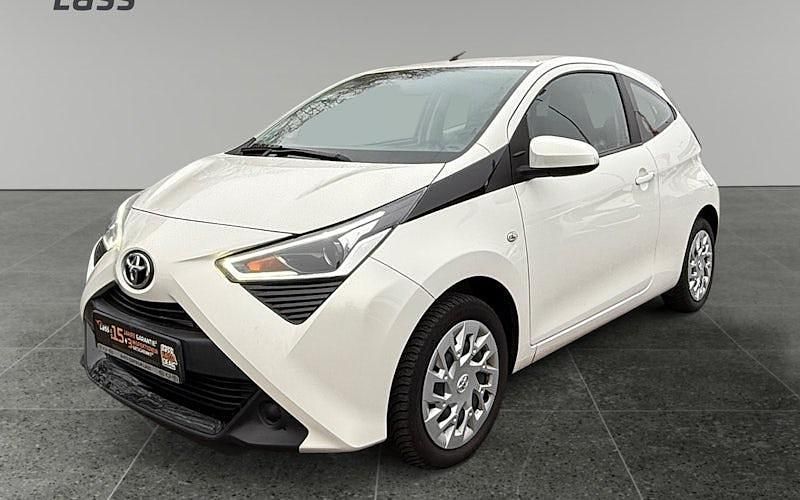 Gebraucht Toyota Aygo X-play 72 PS (52 kW) 2021 Weiß Kleinwagen