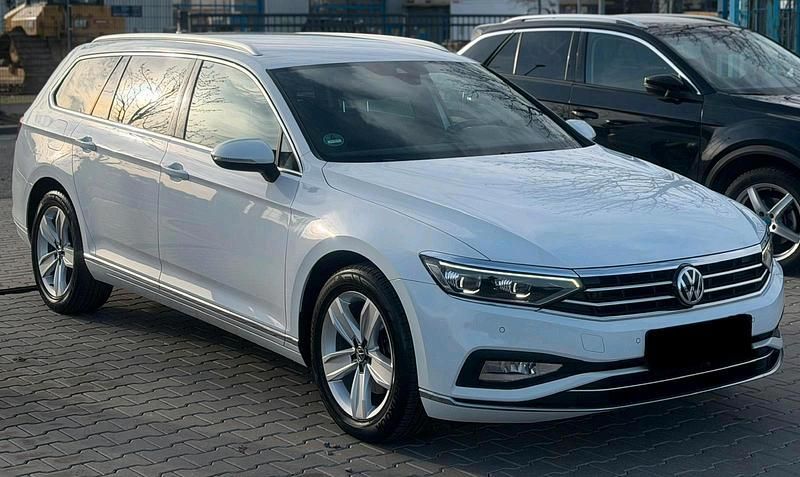 Gebraucht VW Passat Highline 150 PS (110 kW) 2020 Weiß Kombi