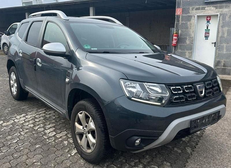 Gebraucht Dacia Duster Comfort 114 PS (83 kW) 2019 Grau SUV