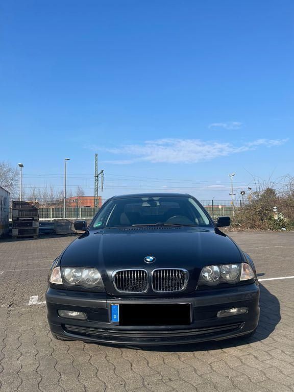 Schwarz Gebraucht 1998 BMW 320 Sport Line Limousine | 2.500 € (Fairer Preis) - Bild 1/4