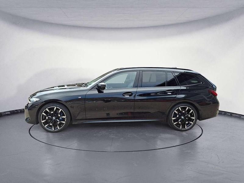 Gebraucht BMW 340 374 PS (275 kW) 2025 Saphirschwarz metallic Kombi