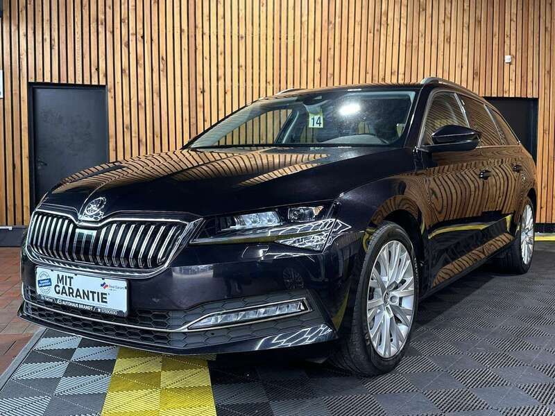 Blackmagic perleffekt Gebraucht 2021 Skoda Superb Kombi | 25.750 € (Fairer Preis) - Bild 1/4