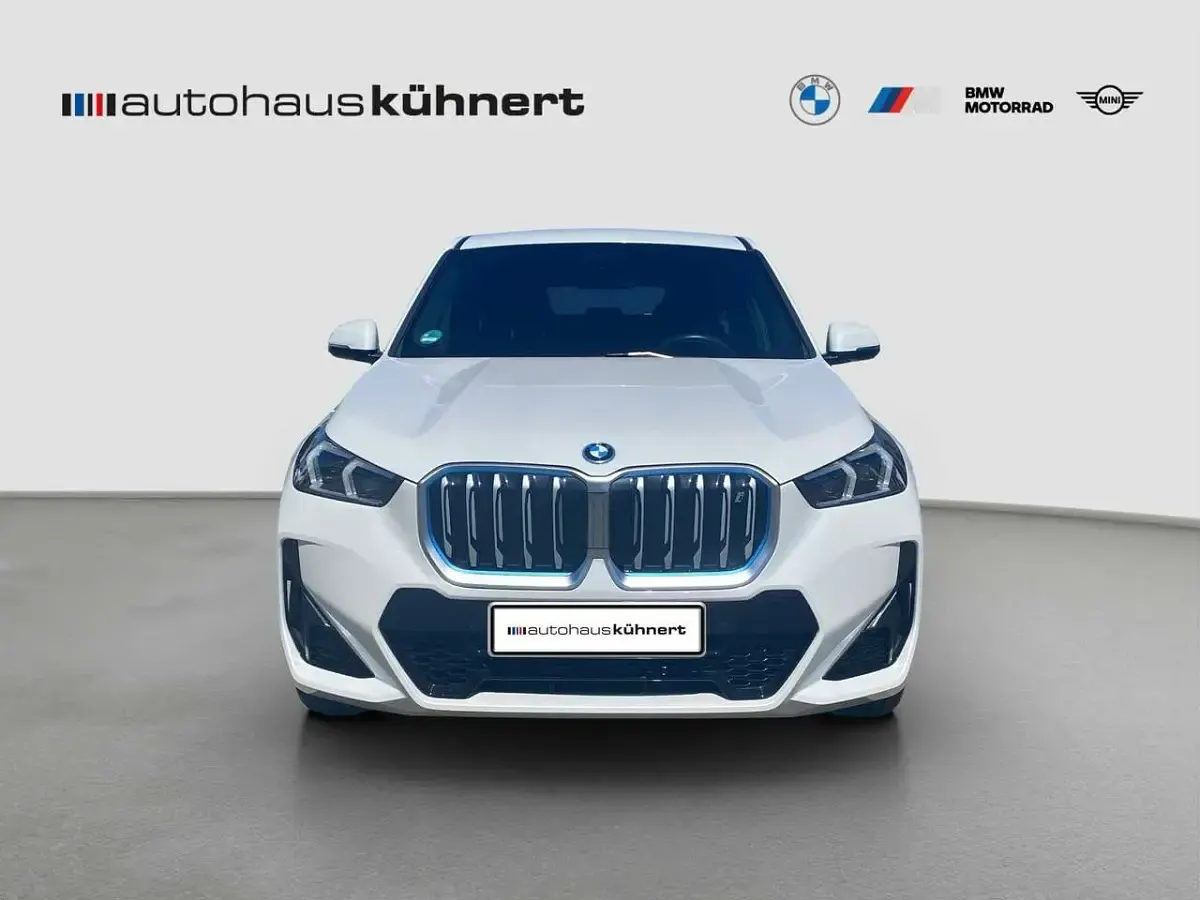Gebraucht BMW iX1 M Sport 230 kW (313 PS) 2023 Weiß SUV