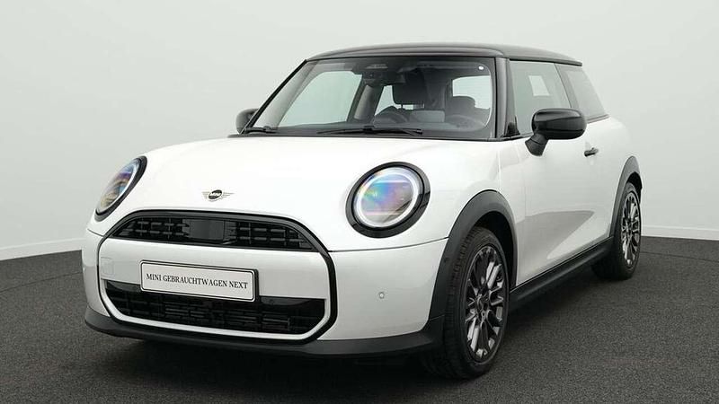 Weiß Gebraucht 2024 Mini Cooper Classic Kleinwagen | 24.113 € (Guter Preis) - Bild 1/4
