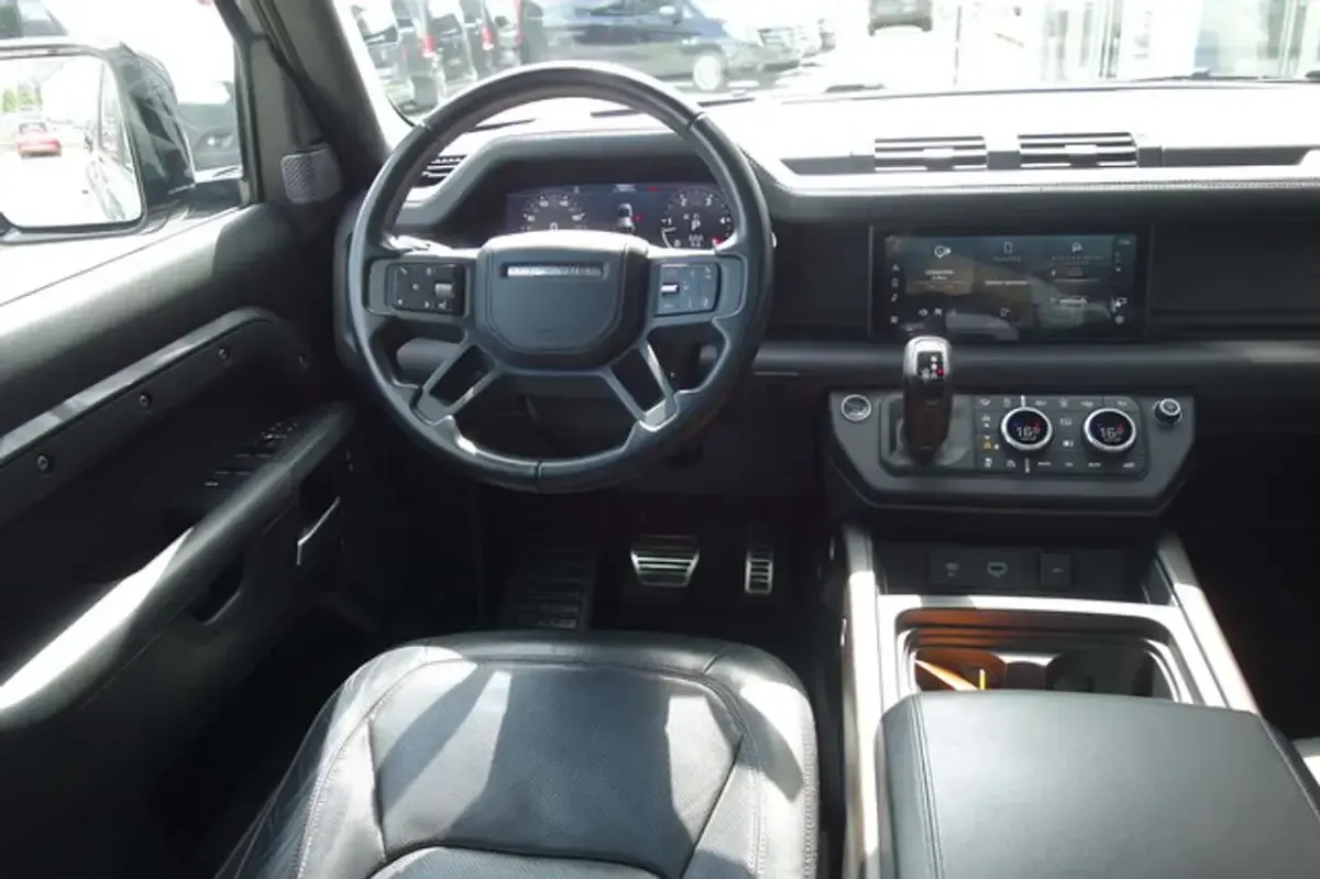 Gebraucht Land Rover Defender 300 PS (220 kW) 2021 Eiger grey SUV