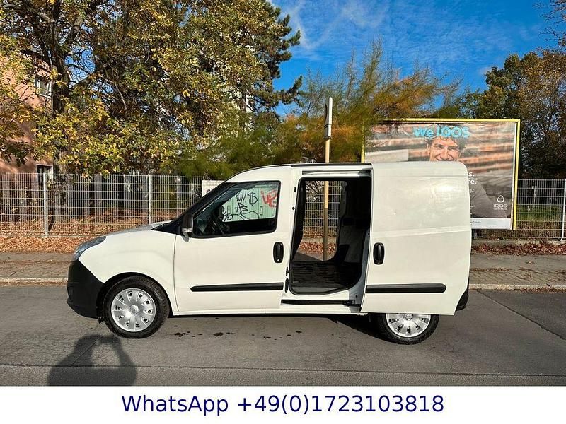 Second-hand Opel Combo 105 CP (77 kW) 2017 Alb Monovolum