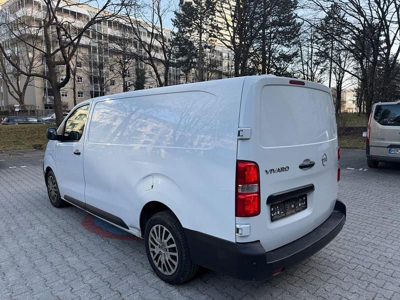 Gebraucht Opel Vivaro 144 PS (105 kW) 2023 Weiß Van / Kleinbus