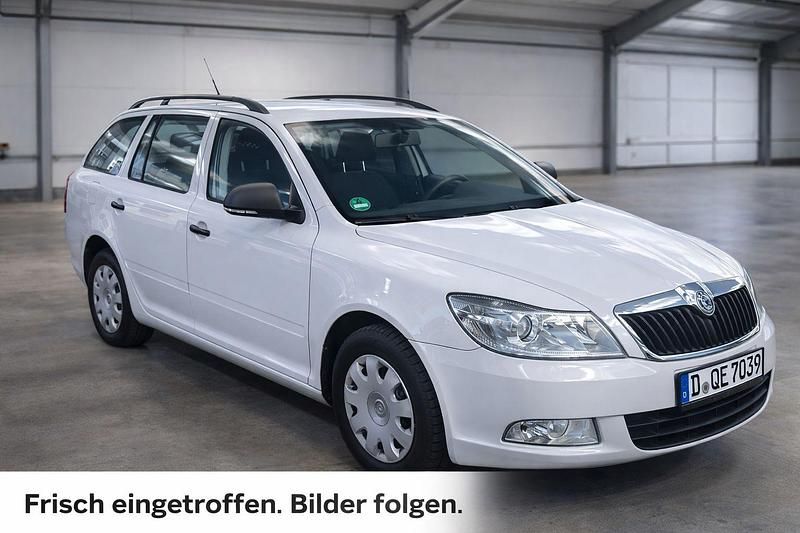Gebraucht Skoda Octavia 102 PS (75 kW) 2012 Weiß Kombi