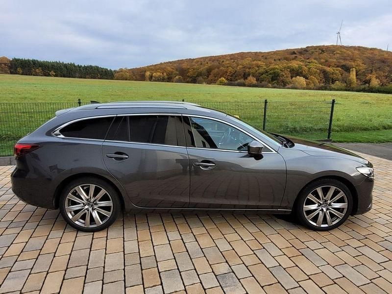 Grau Gebraucht 2022 Mazda 6 Sports-Line Kombi | 22.999 € (Guter Preis) - Bild 1/4