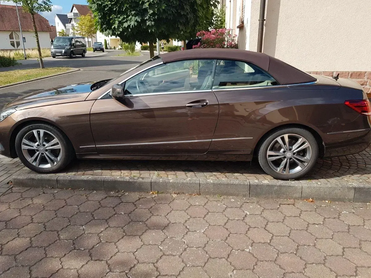 Gebraucht Mercedes E220 170 PS (125 kW) 2013 Braun Cabrio