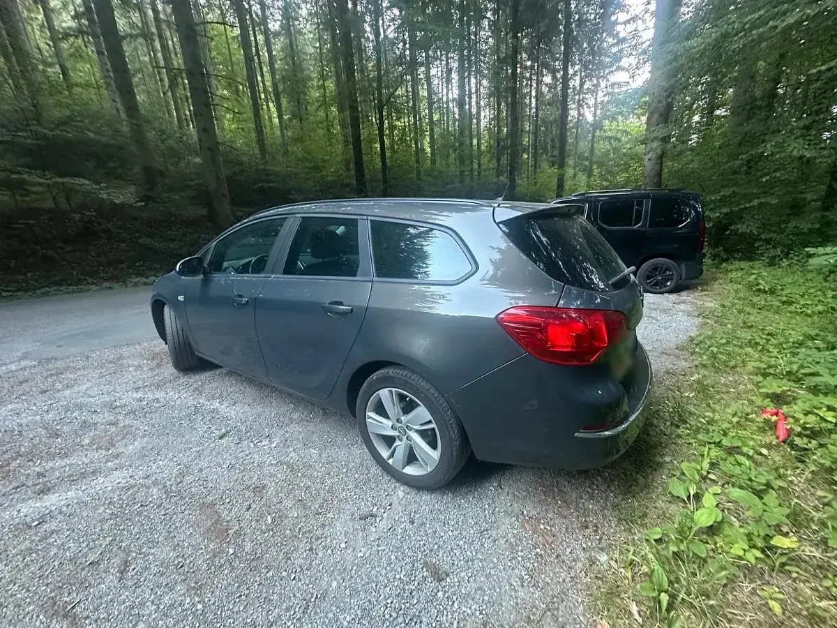 Gebraucht Opel Astra 140 PS (102 kW) 2014 Braun Kombi