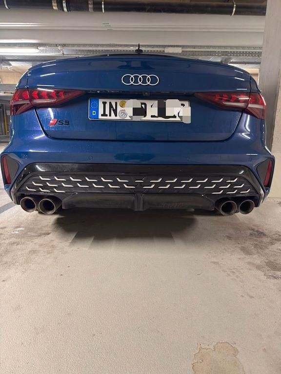 Gebraucht Audi S3 Ambiente 333 PS (244 kW) 2024 Blau Limousine