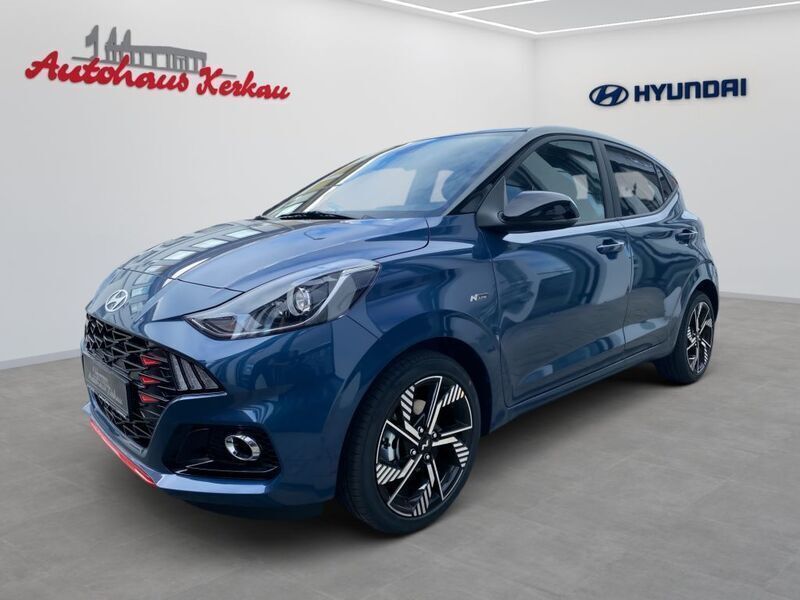 Vibrant blue/phantom black Neu 2025 Hyundai i10 N Line Kleinwagen | 24.250 € (Teuer) - Bild 1/4