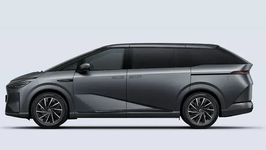 Neu XPENG X9 235 kW (320 PS) 2026 Grau (matte gray) Van / Kleinbus
