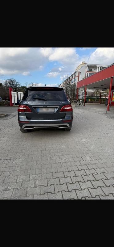 Gebraucht Mercedes ML350 258 PS (189 kW) 2013 Grau SUV