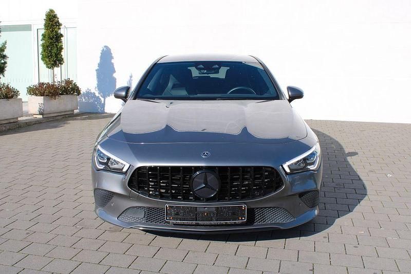 Gebraucht Mercedes CLA220 Shooting Brake 190 PS (139 kW) 2019 Grau Kombi
