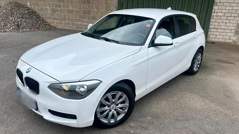 Weiß Gebraucht 2014 BMW 116 Kleinwagen | 4.300 € (Superpreis) - Bild 1/4