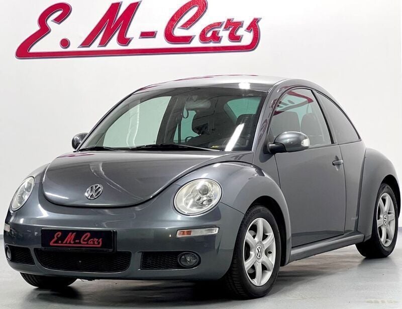 Grau Gebraucht 2010 VW Beetle Limousine | 6.990 € (Teuer) - Bild 1/4