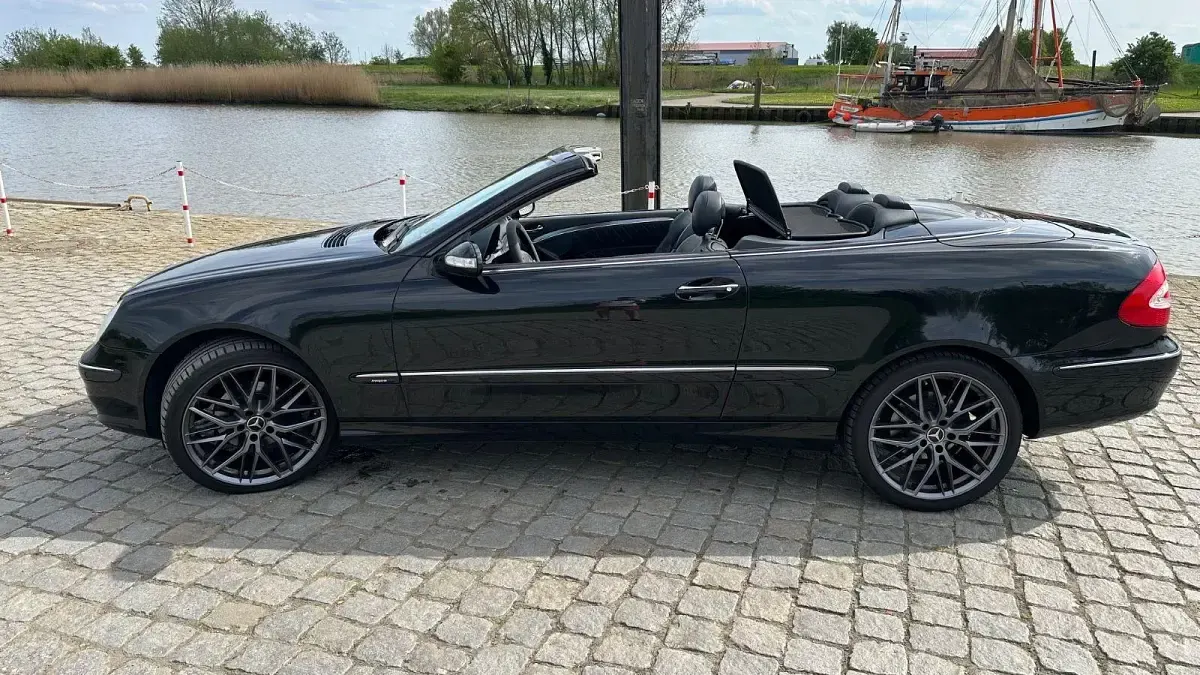Gebraucht Mercedes CLK320 Avantgarde 218 PS (160 kW) 2006 Schwarz Cabrio