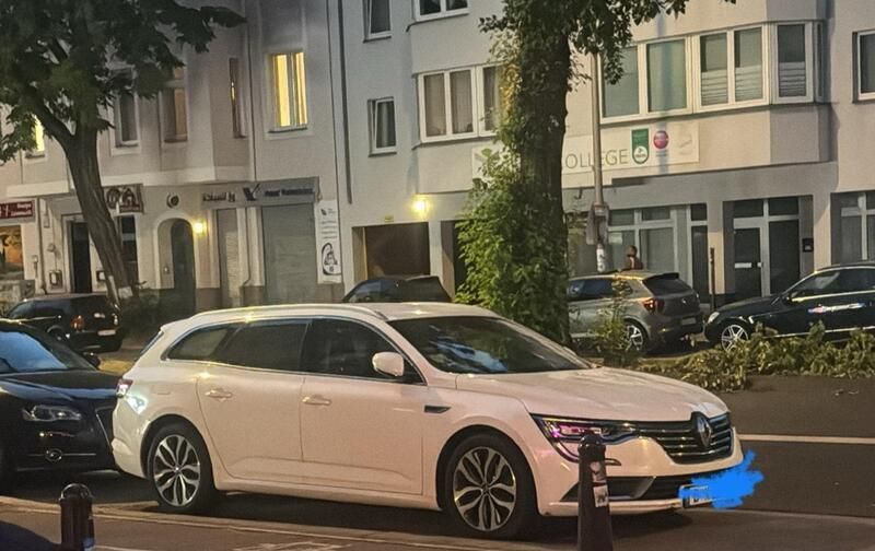 Weiß Gebraucht 2018 Renault Talisman Kombi | 8.950 € (Fairer Preis) - Bild 1/4