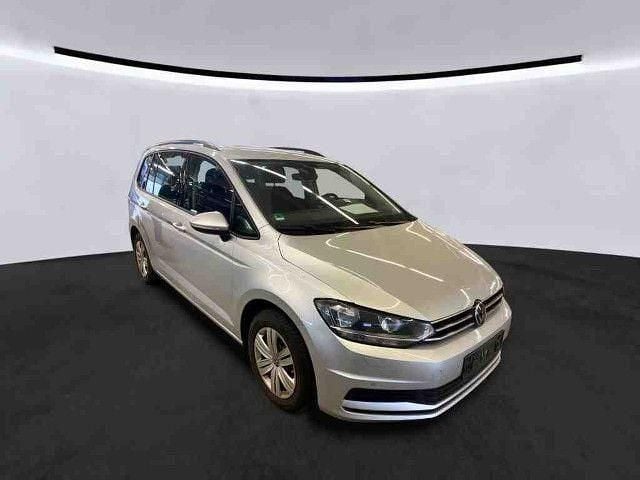 Gebraucht VW Touran Comfortline 150 PS (110 kW) 2022 Reflexsilber metallic (metallic) Van / Kleinbus