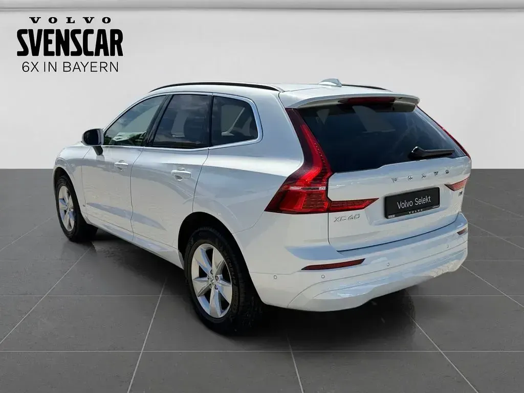 Gebraucht Volvo XC60 Momentum 197 PS (144 kW) 2022 Weiss SUV