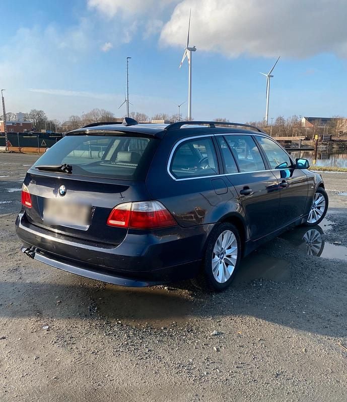 Gebraucht BMW 525 197 PS (144 kW) 2006 Blau Kombi