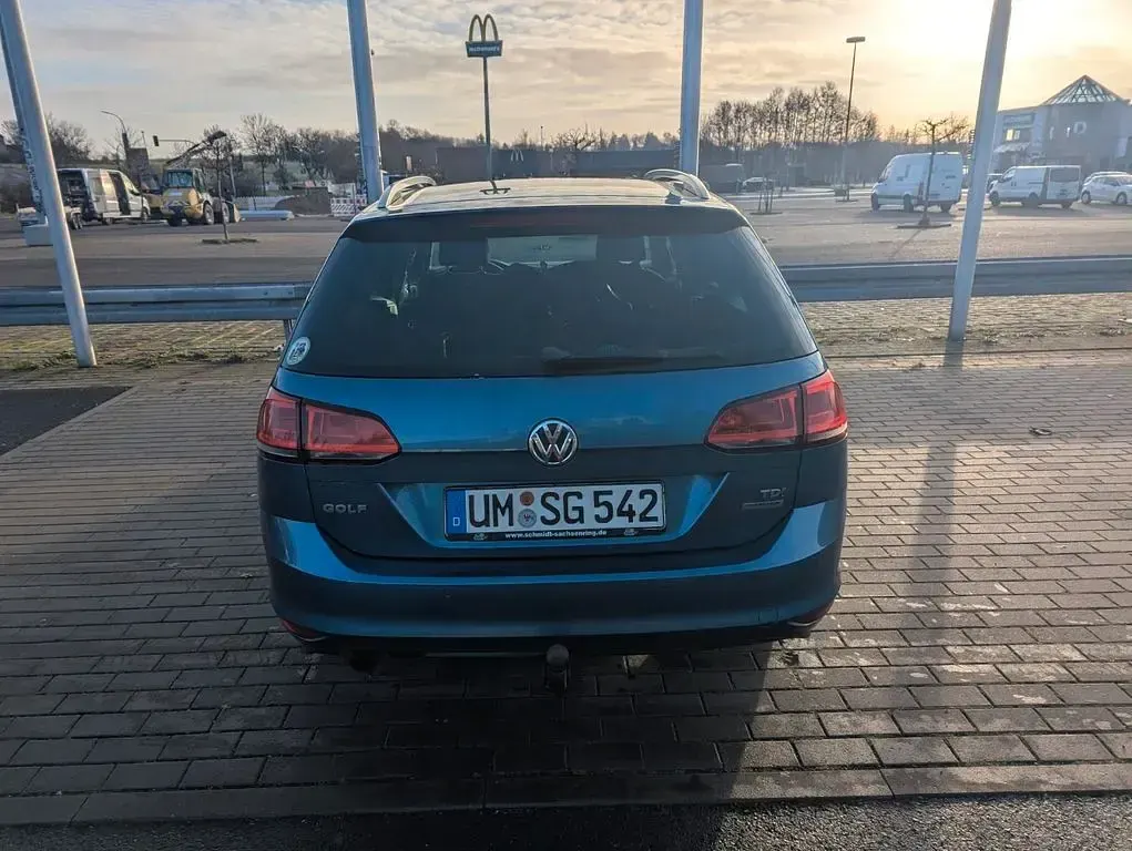 Gebraucht VW Golf VII Trendline 105 PS (77 kW) 2014 Blau Kombi