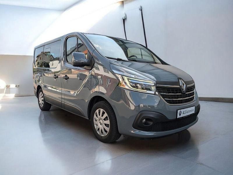 Gebraucht Renault Trafic Life 145 PS (106 kW) 2019 Grau Van / Kleinbus