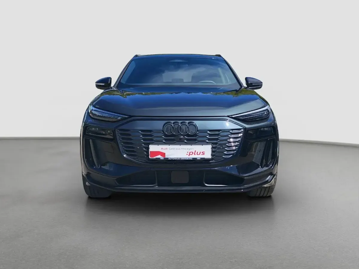 Gebraucht Audi SQ6 e-tron Ambiente 359 kW (489 PS) 2025 Manhattangrau metallic SUV
